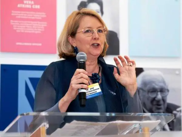 Leah Karrer, directora ejecutiva de WRAP en las Américas